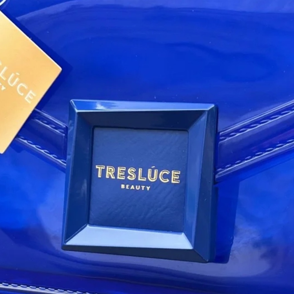 **SOLD** TRESLUCE BEAUTY By Becky G Blue Bag - Picture 13 of 15